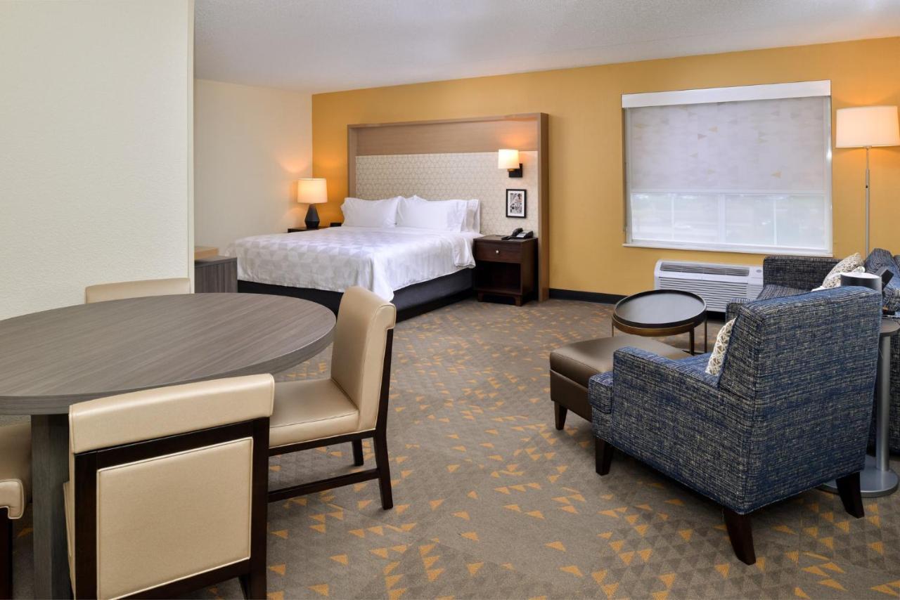 Holiday Inn Hotel & Suites Overland Park-Convention Center By Ihg Exterior photo