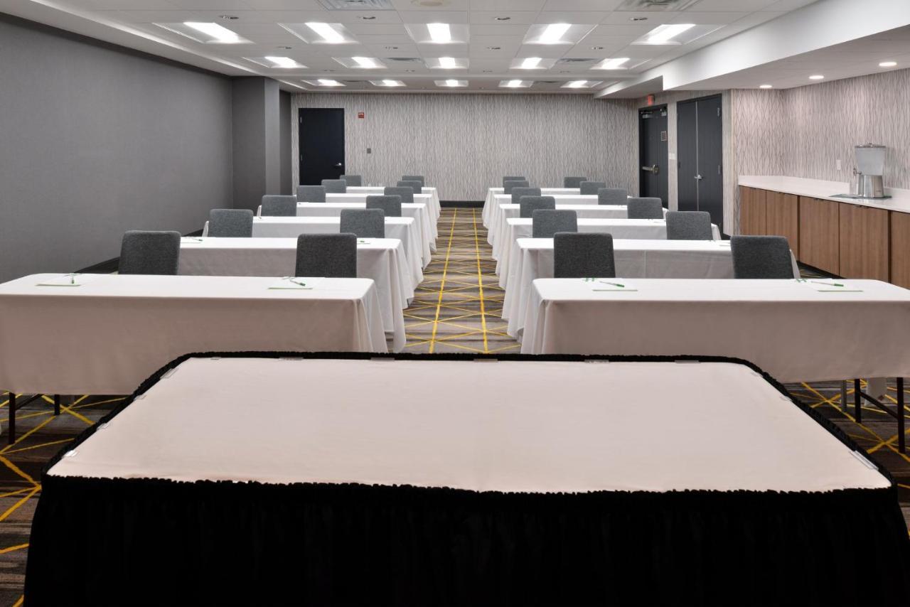 Holiday Inn Hotel & Suites Overland Park-Convention Center By Ihg Exterior photo