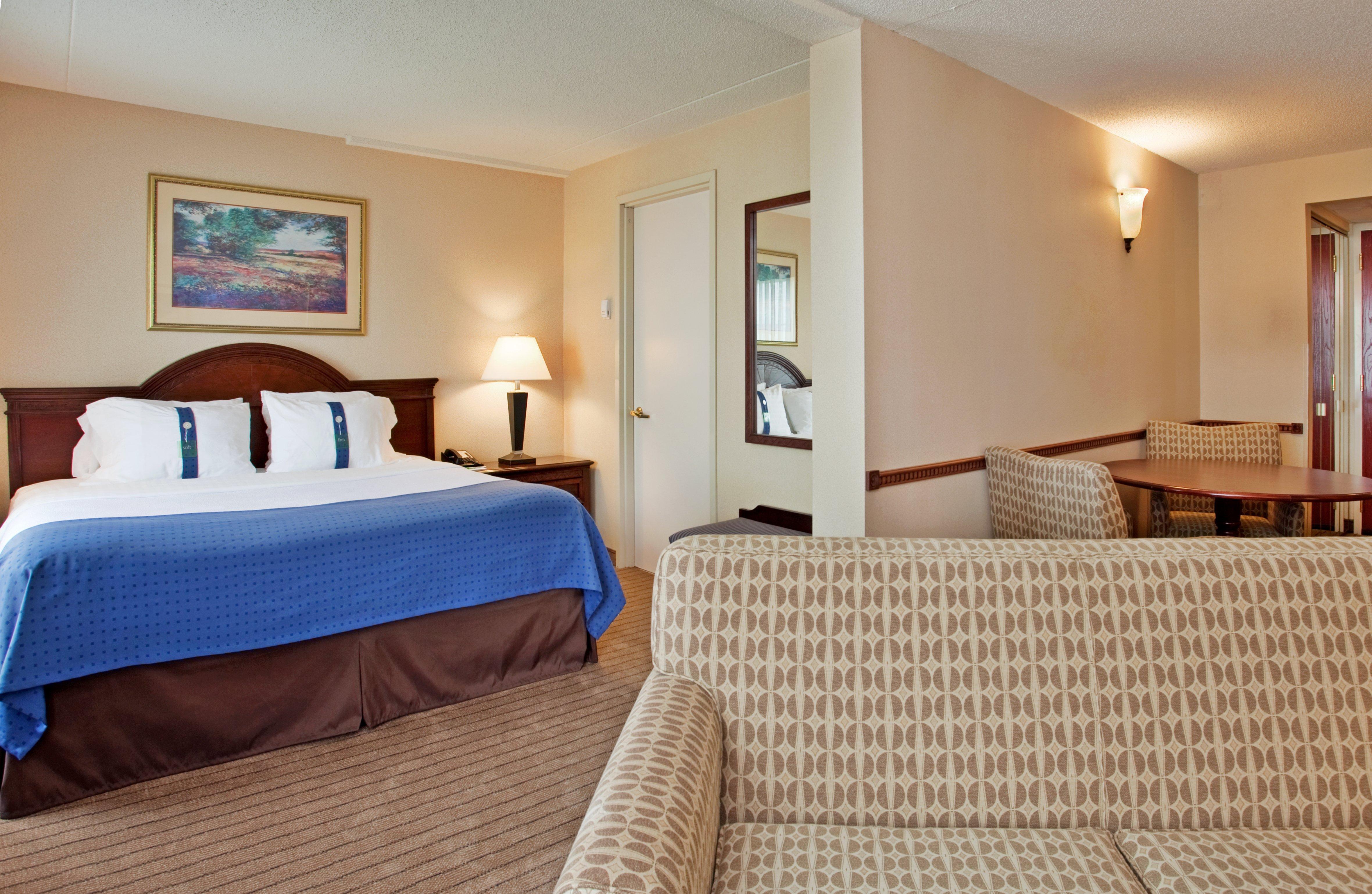 Holiday Inn Hotel & Suites Overland Park-Convention Center By Ihg Exterior photo