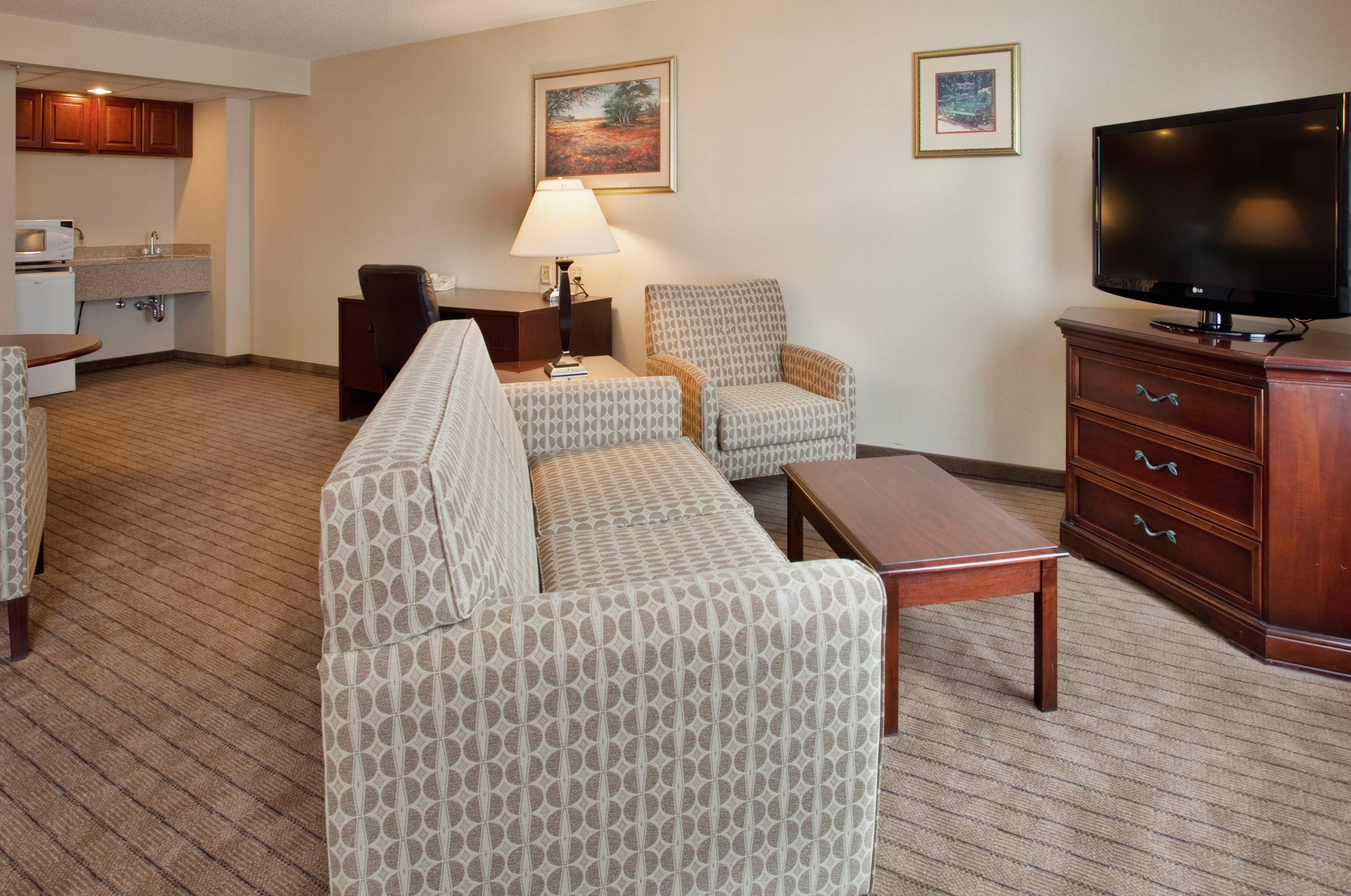 Holiday Inn Hotel & Suites Overland Park-Convention Center By Ihg Exterior photo