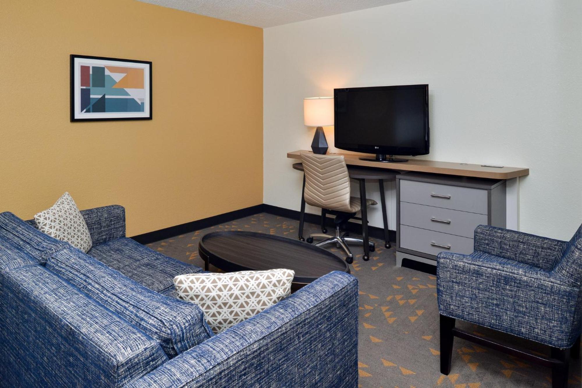 Holiday Inn Hotel & Suites Overland Park-Convention Center By Ihg Exterior photo